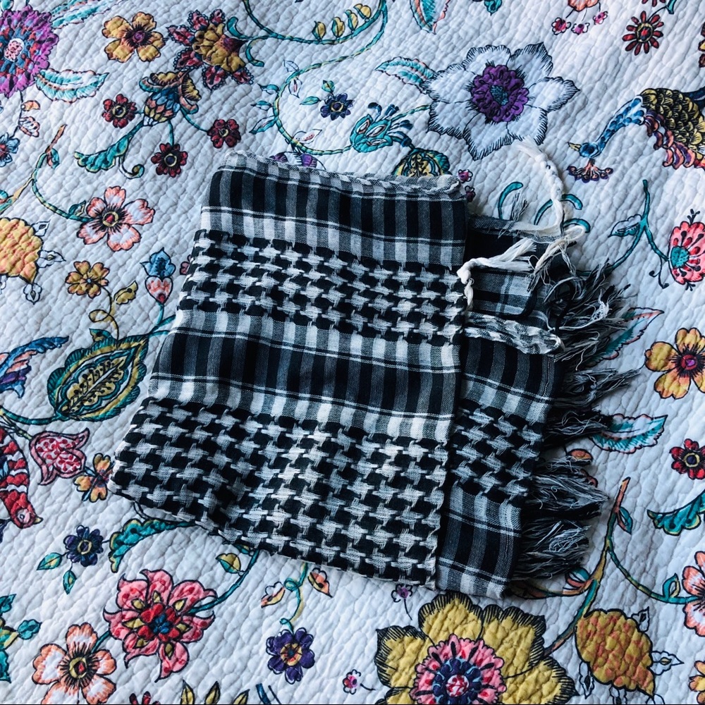 Checkered Keffiyeh/Shemagh Scarf